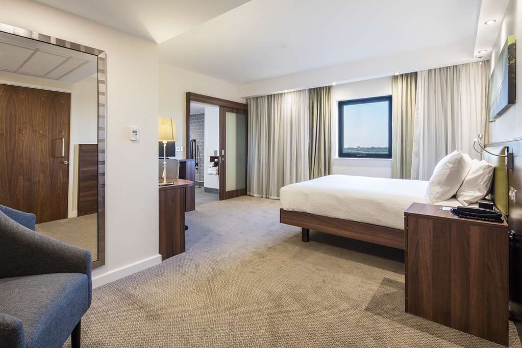 Hampton by Hilton Humberside Airport Room Type - QUEEN ACCESSIBLE ROOM NS