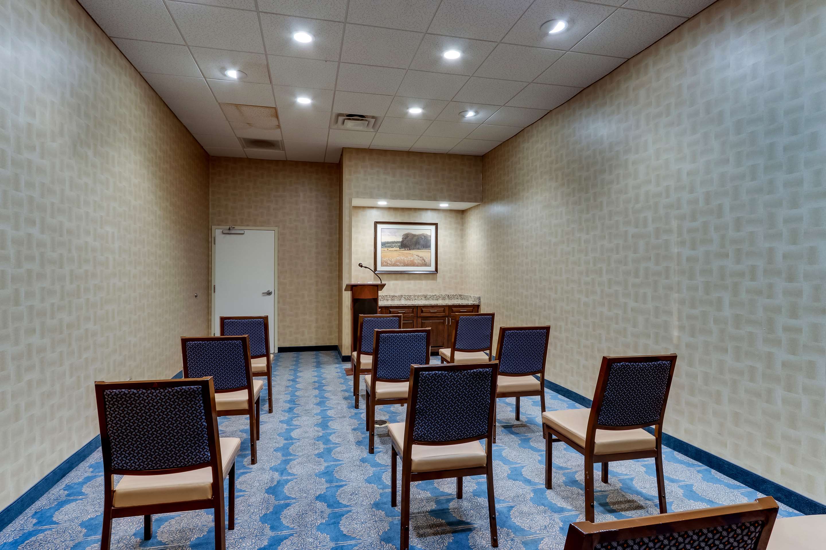 Meeting Room | Hampton Inn & Suites Hartsville