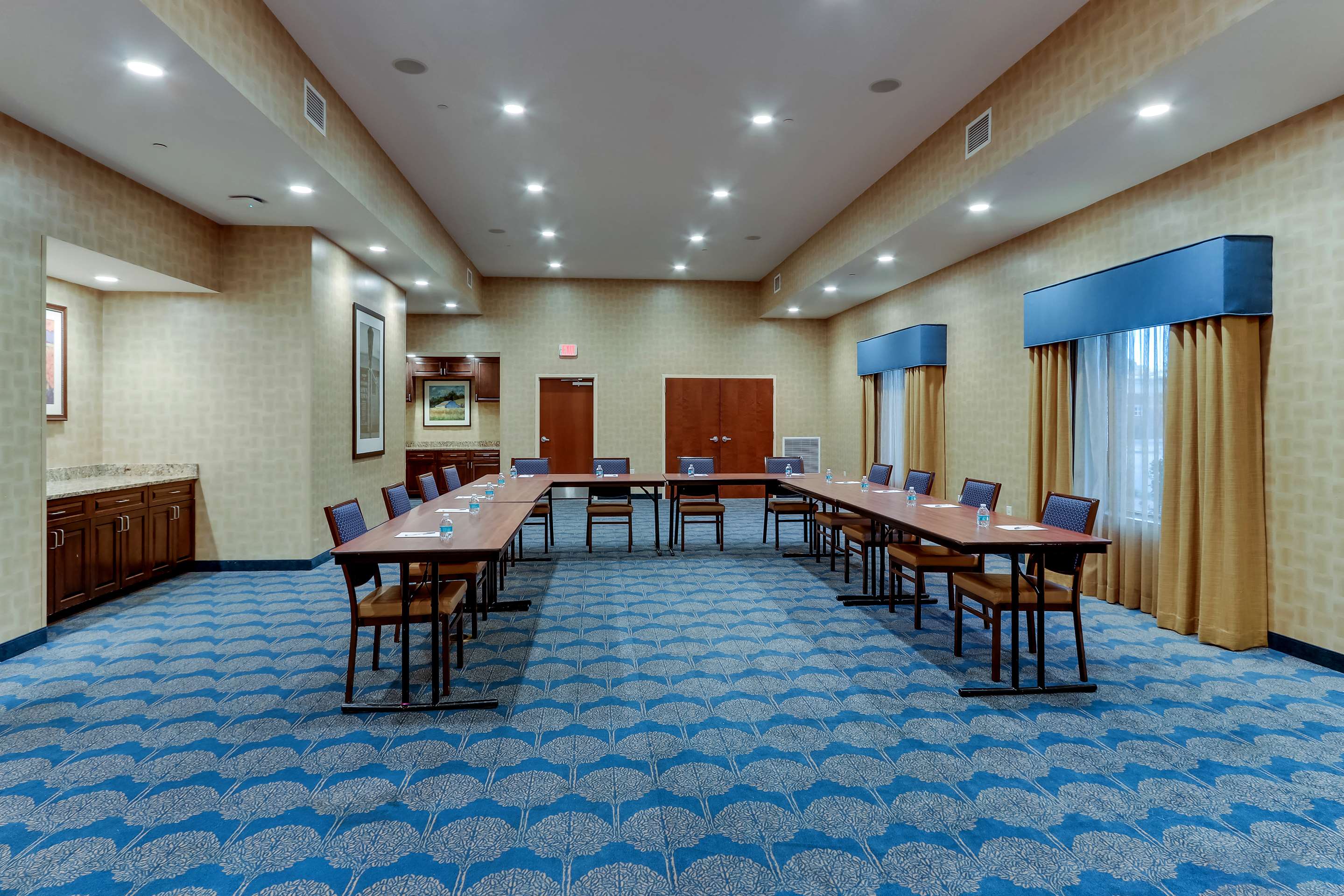 Meeting Room | Hampton Inn & Suites Hartsville