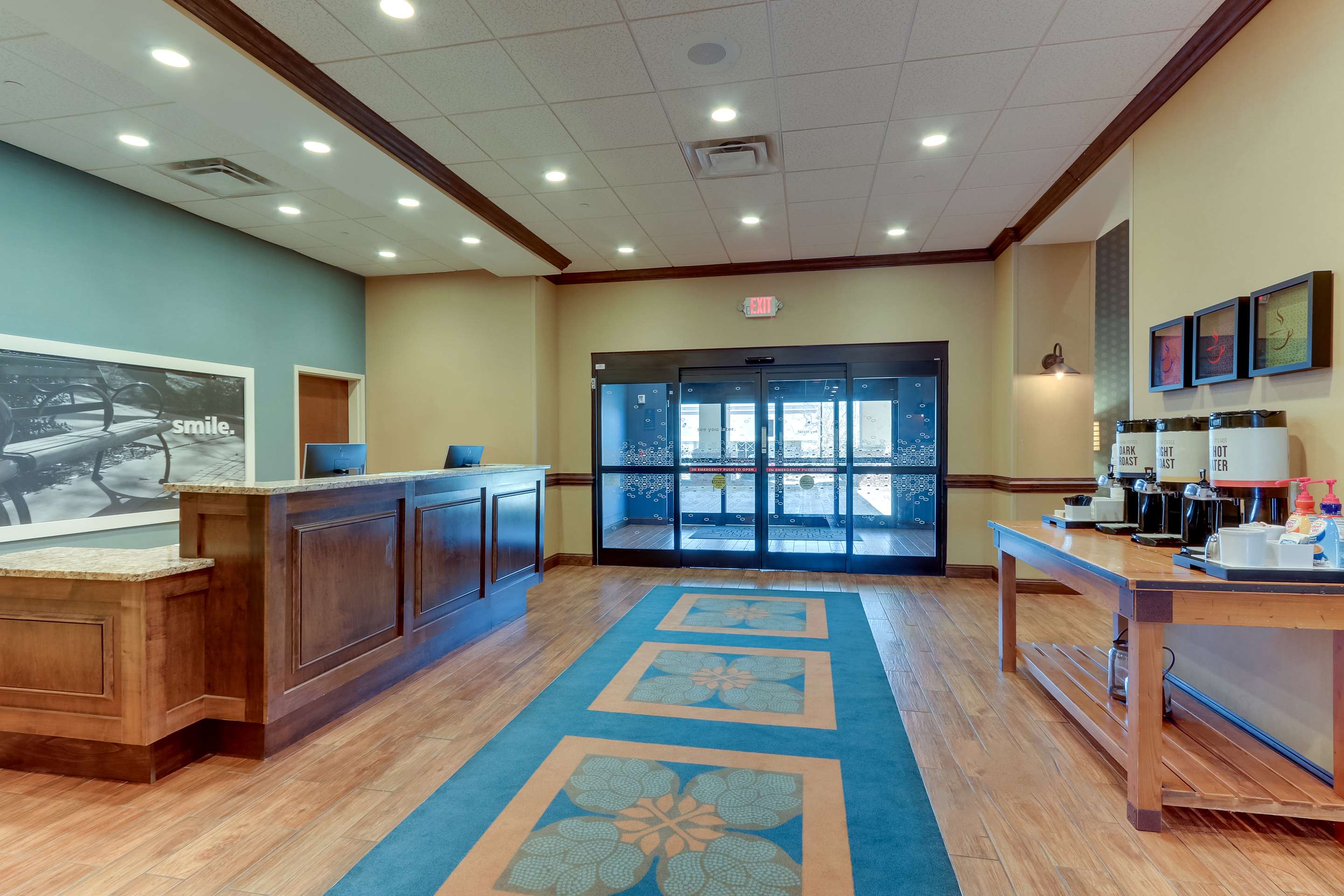 Reception | Hampton Inn & Suites Hartsville