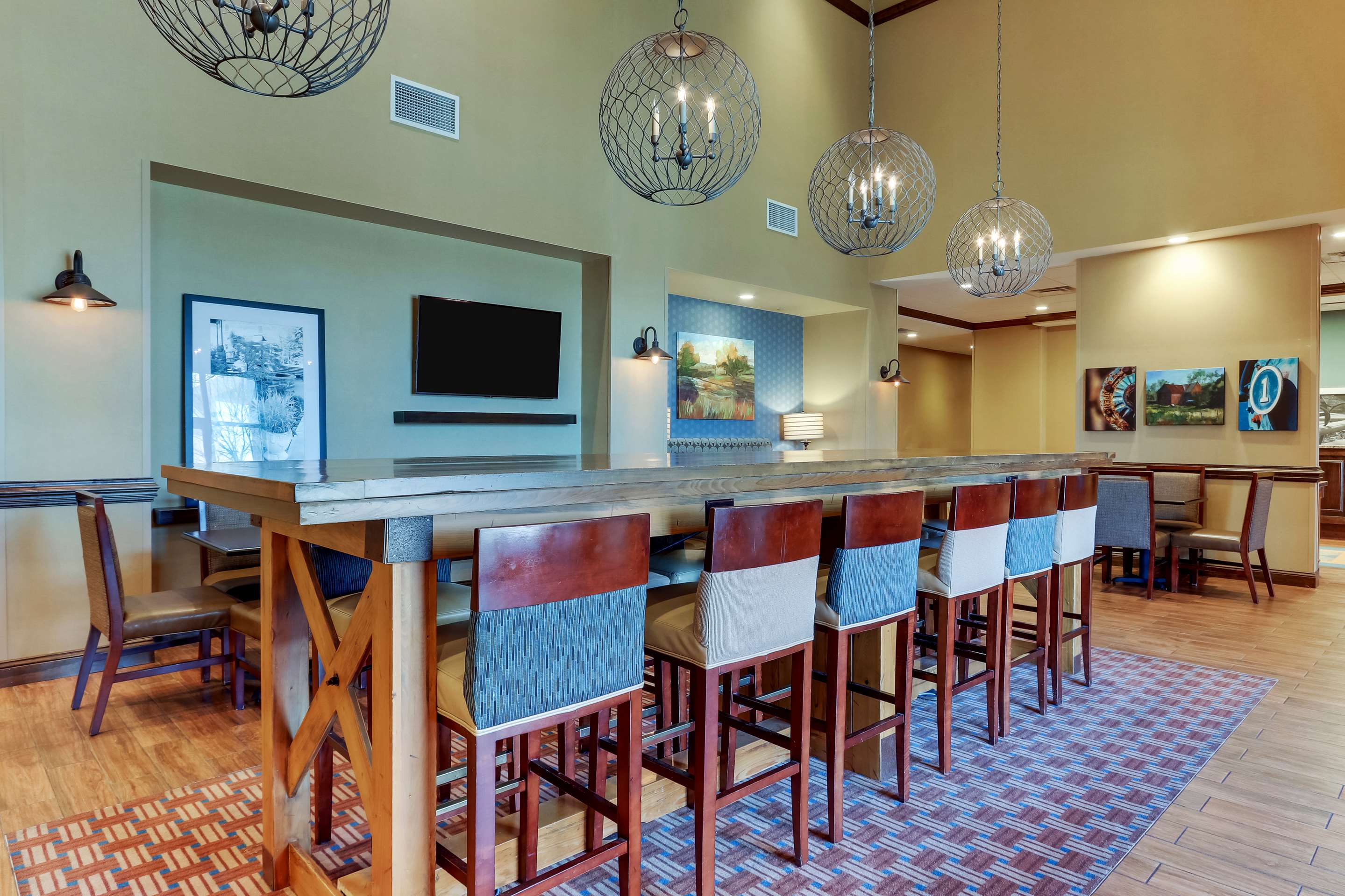 Breakfast Area | Hampton Inn & Suites Hartsville
