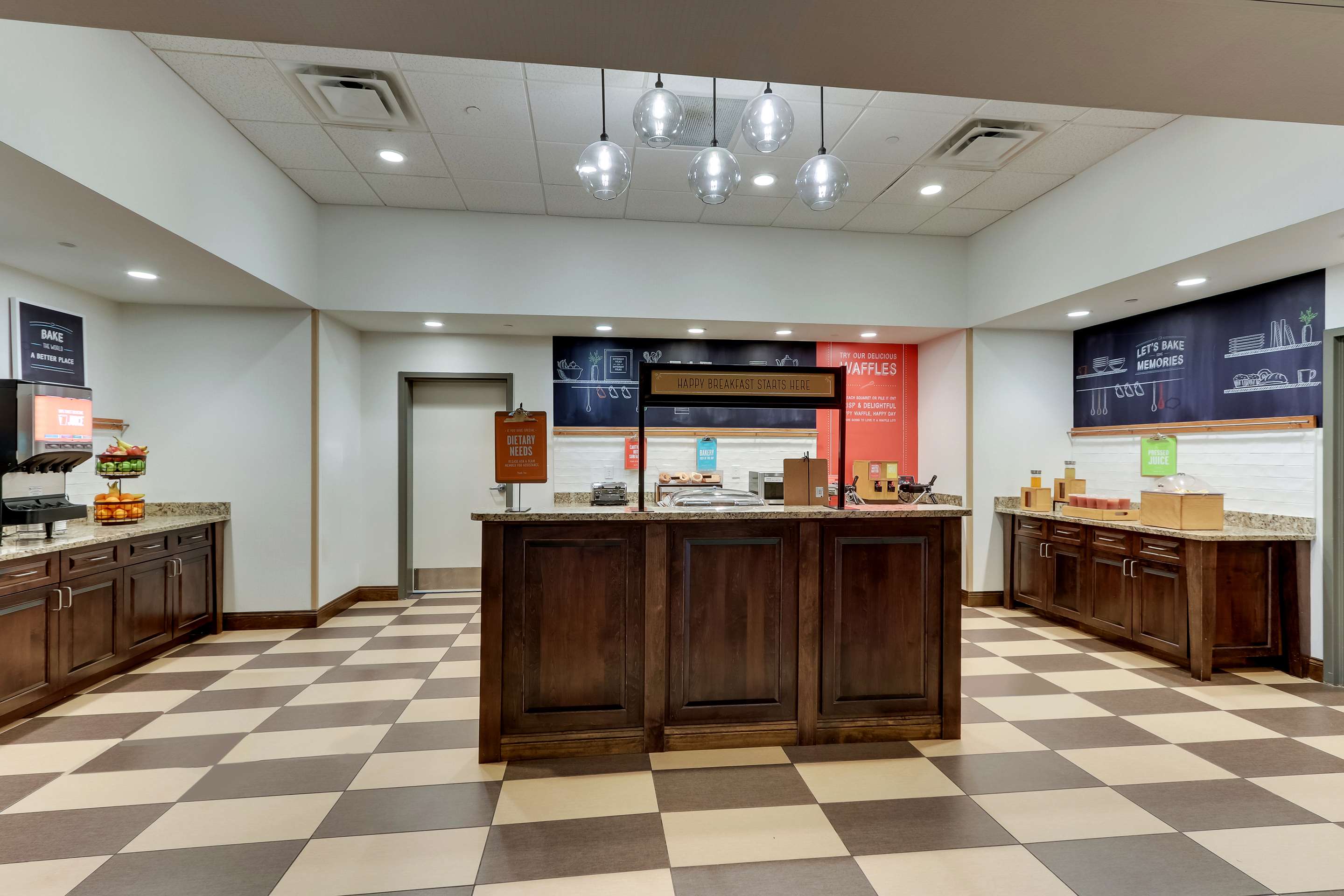 Breakfast Area | Hampton Inn & Suites Hartsville