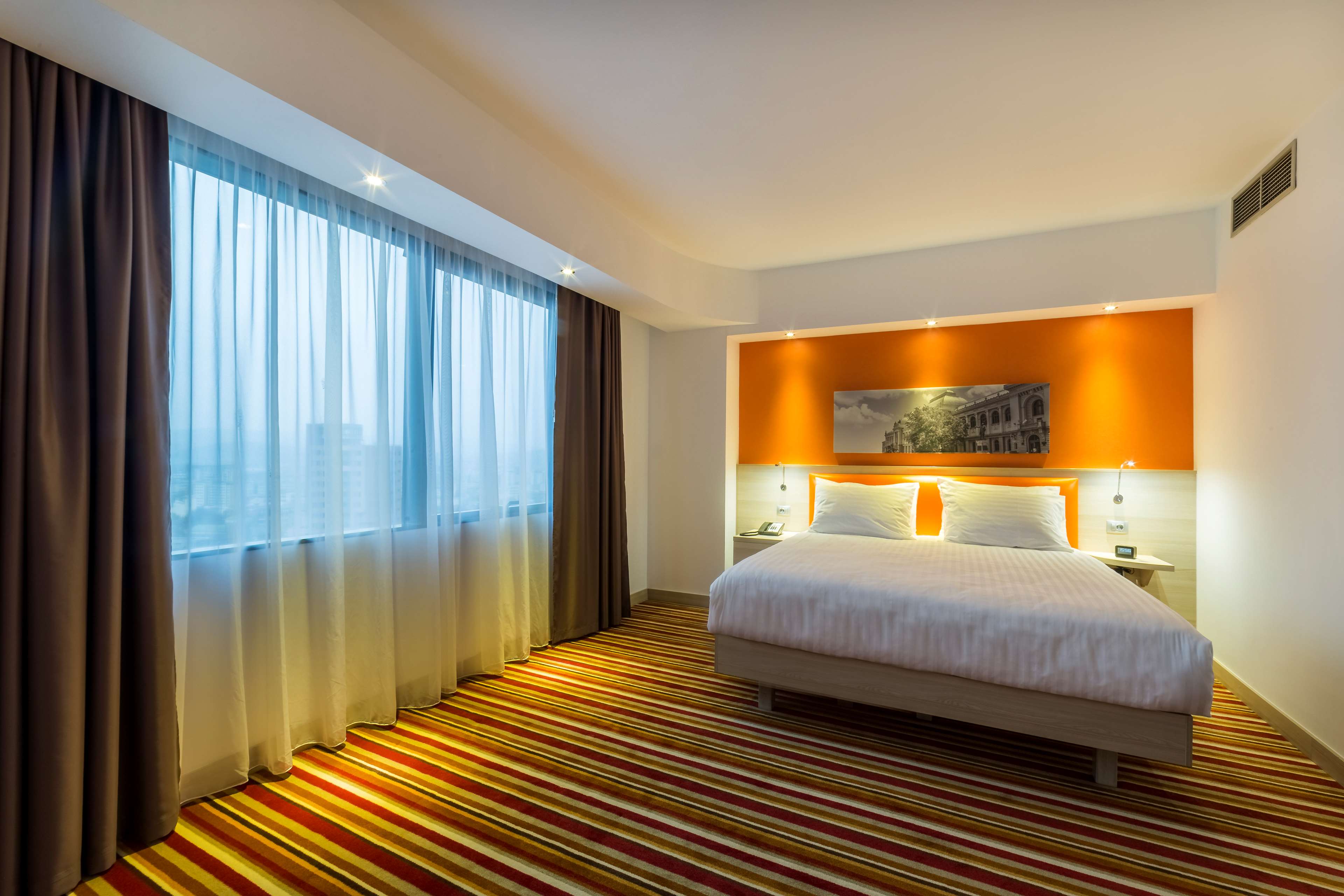 Hampton By Hilton Iasi Room Type - KING PREMIUM FAMILY ROOM