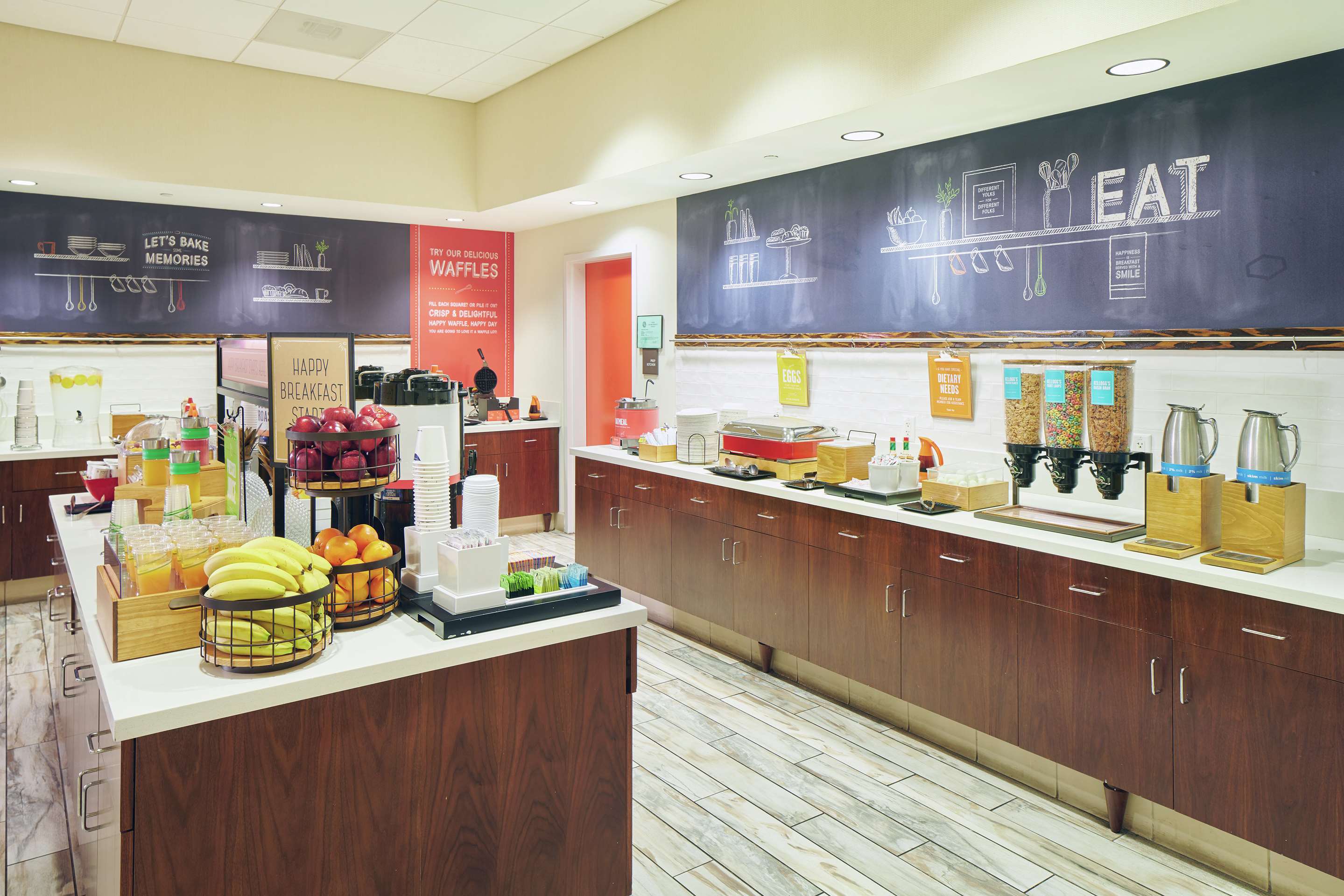Breakfast Area | Hampton Inn & Suites Oahu/Kapolei