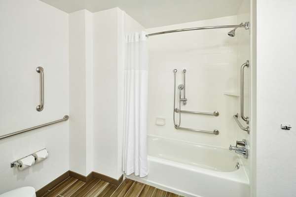  - Hampton Inn & Suites Kapolei