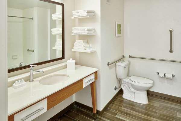  - Hampton Inn & Suites Kapolei