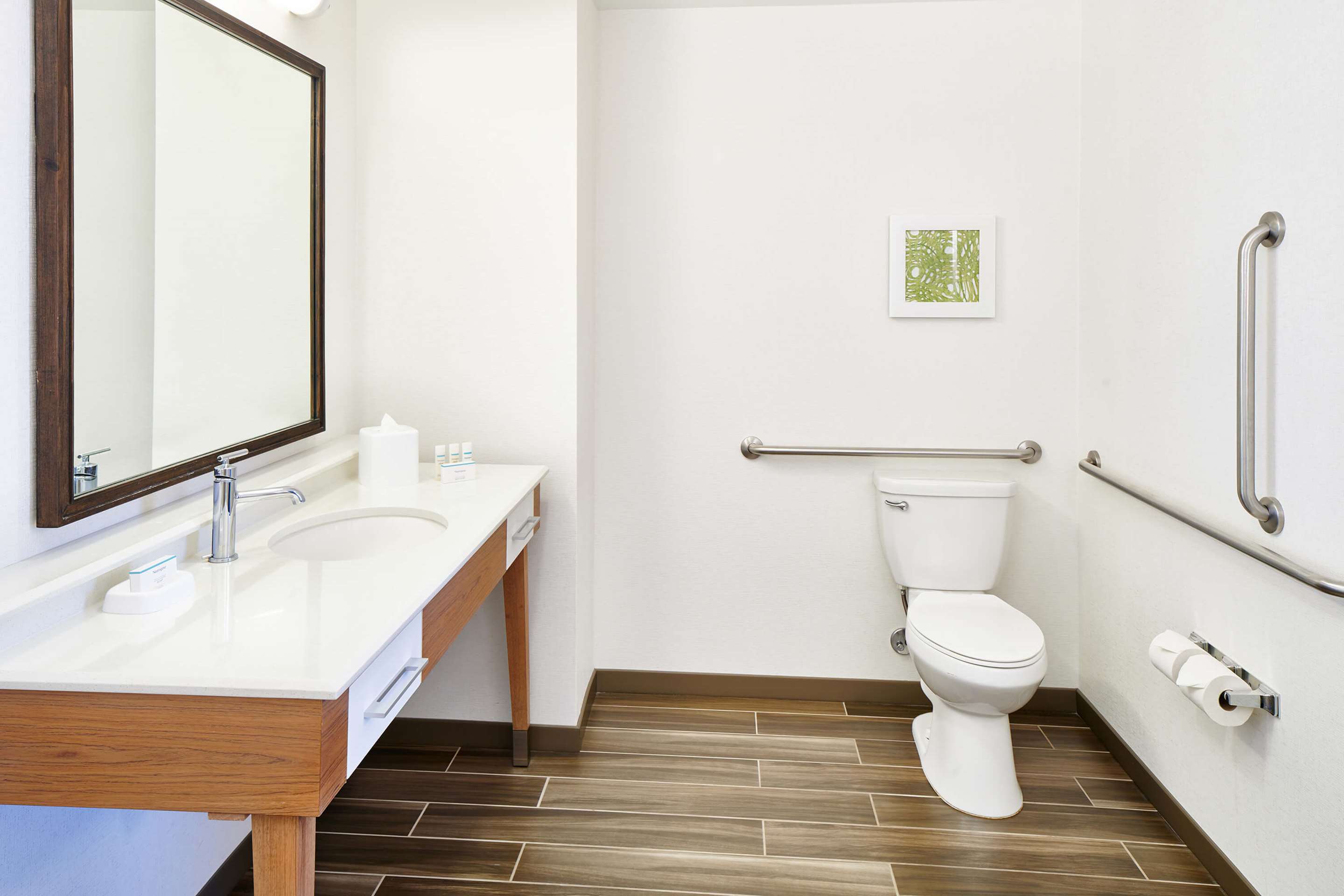 Guest room bath