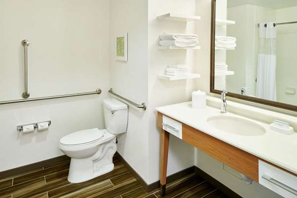  - Hampton Inn & Suites Kapolei