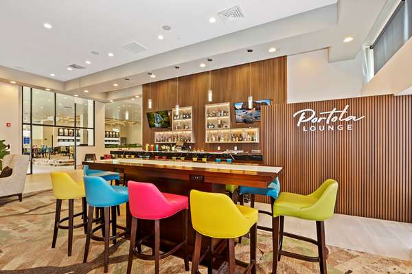 Bar - DoubleTree by Hilton Hotel Whittier