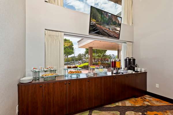 Amenities - DoubleTree by Hilton Hotel Whittier