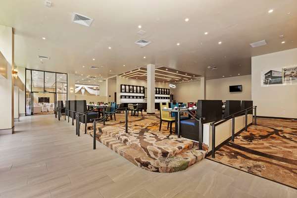 Restaurant - DoubleTree by Hilton Hotel Whittier