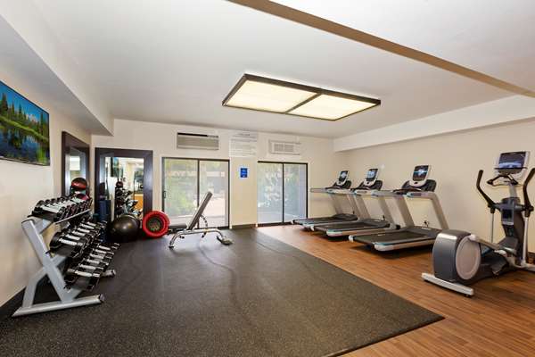 Fitness/ Exercise Room - DoubleTree by Hilton Hotel Whittier