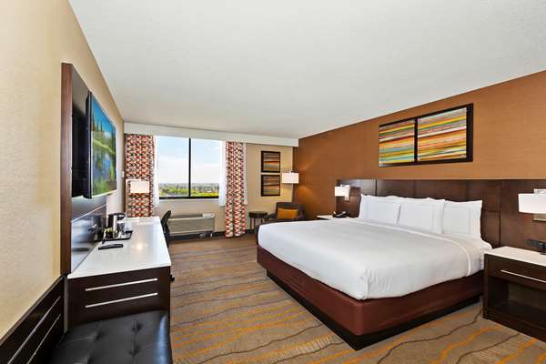  - DoubleTree by Hilton Hotel Whittier