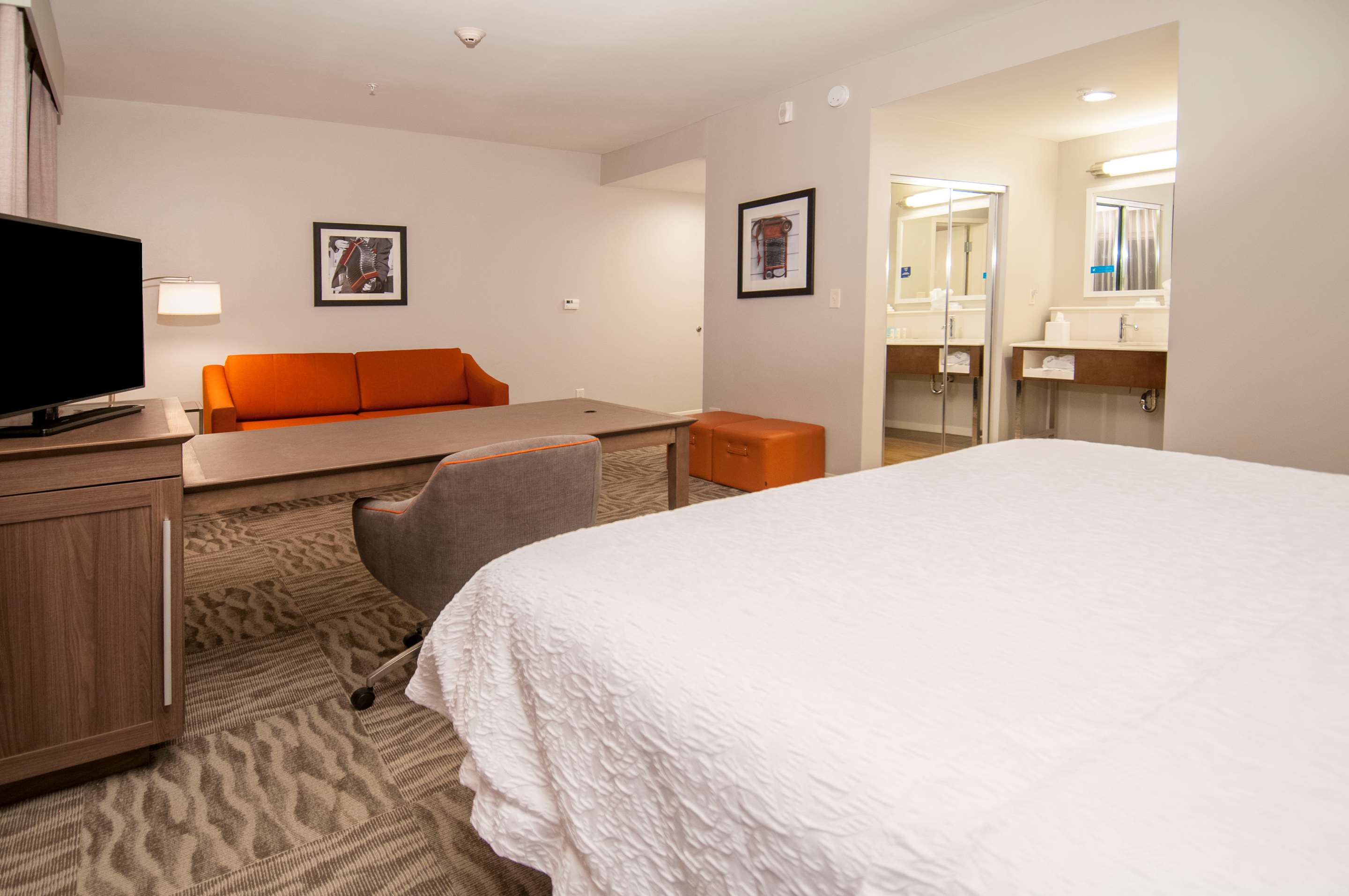 Guest room