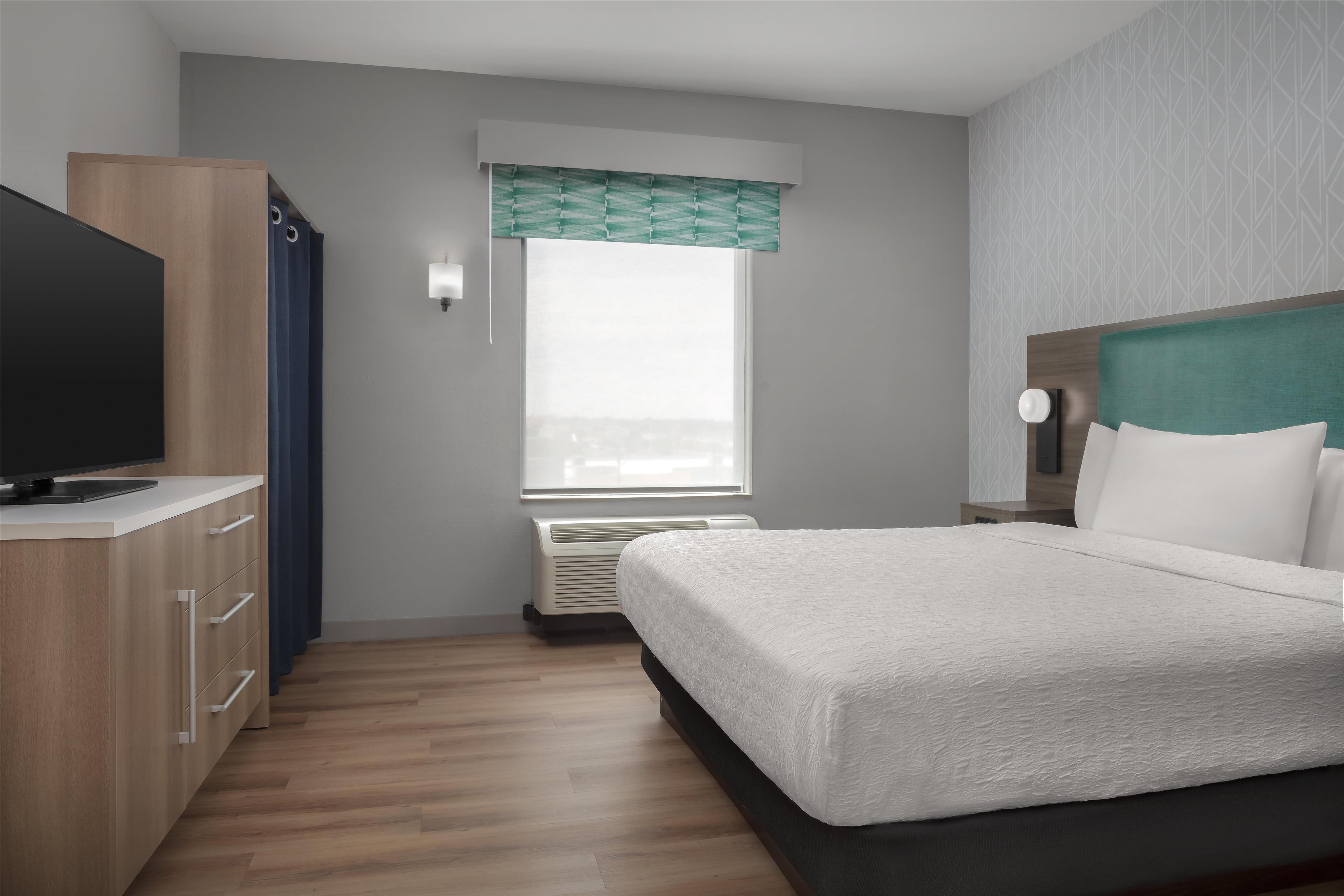 HOME2 SUITES BY HILTON LAS CRUCES Room Type - 1KING ACC TUB STE NONSMOK