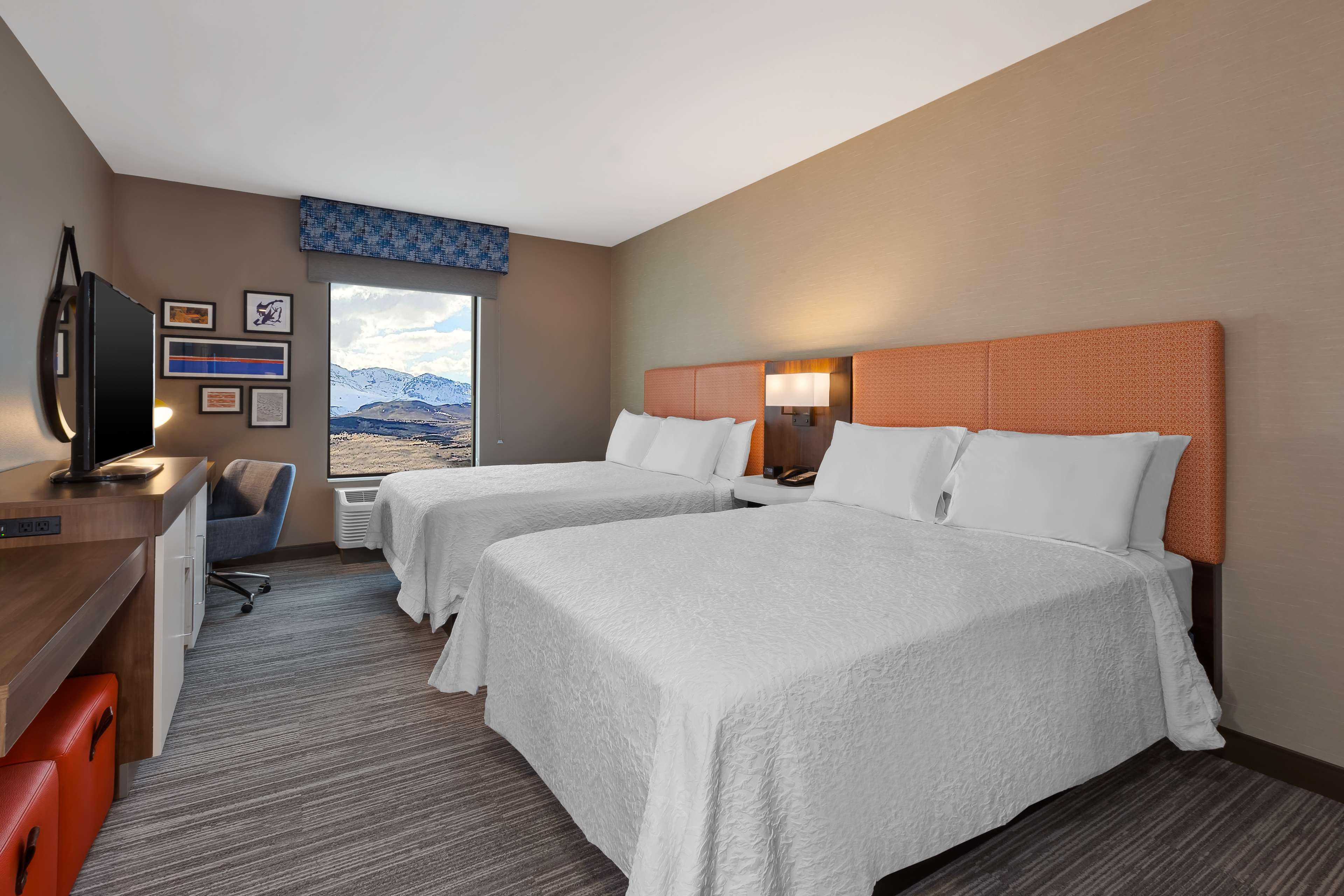 Hampton Inn & Suites Wells, NV Room Type - 2 QNS HEARING ACC NOSMOK