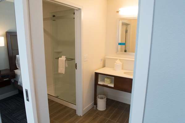  - Hampton Inn & Suites Bay City - I-75, Exit 164