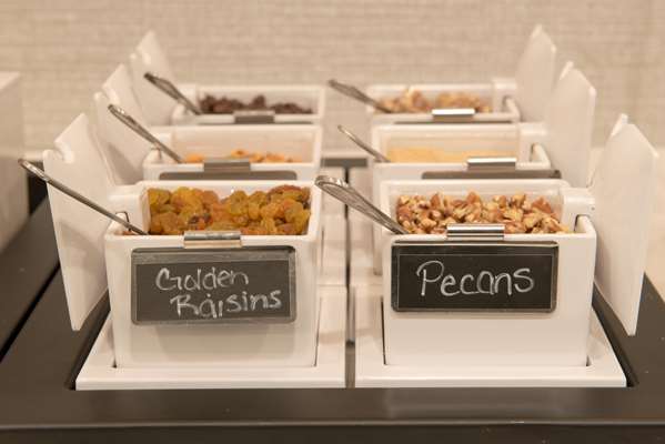 Amenities - Hampton Inn & Suites Bay City - I-75, Exit 164