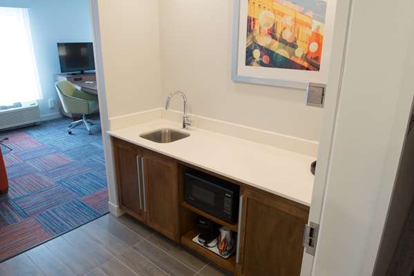  - Hampton Inn & Suites Bay City - I-75, Exit 164