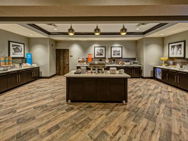 Amenities - Hampton Inn & Suites Germantown