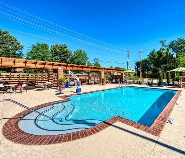 Pool - Hampton Inn & Suites Germantown