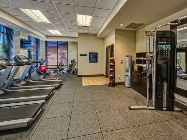 Fitness/ Exercise Room - Hampton Inn & Suites Germantown