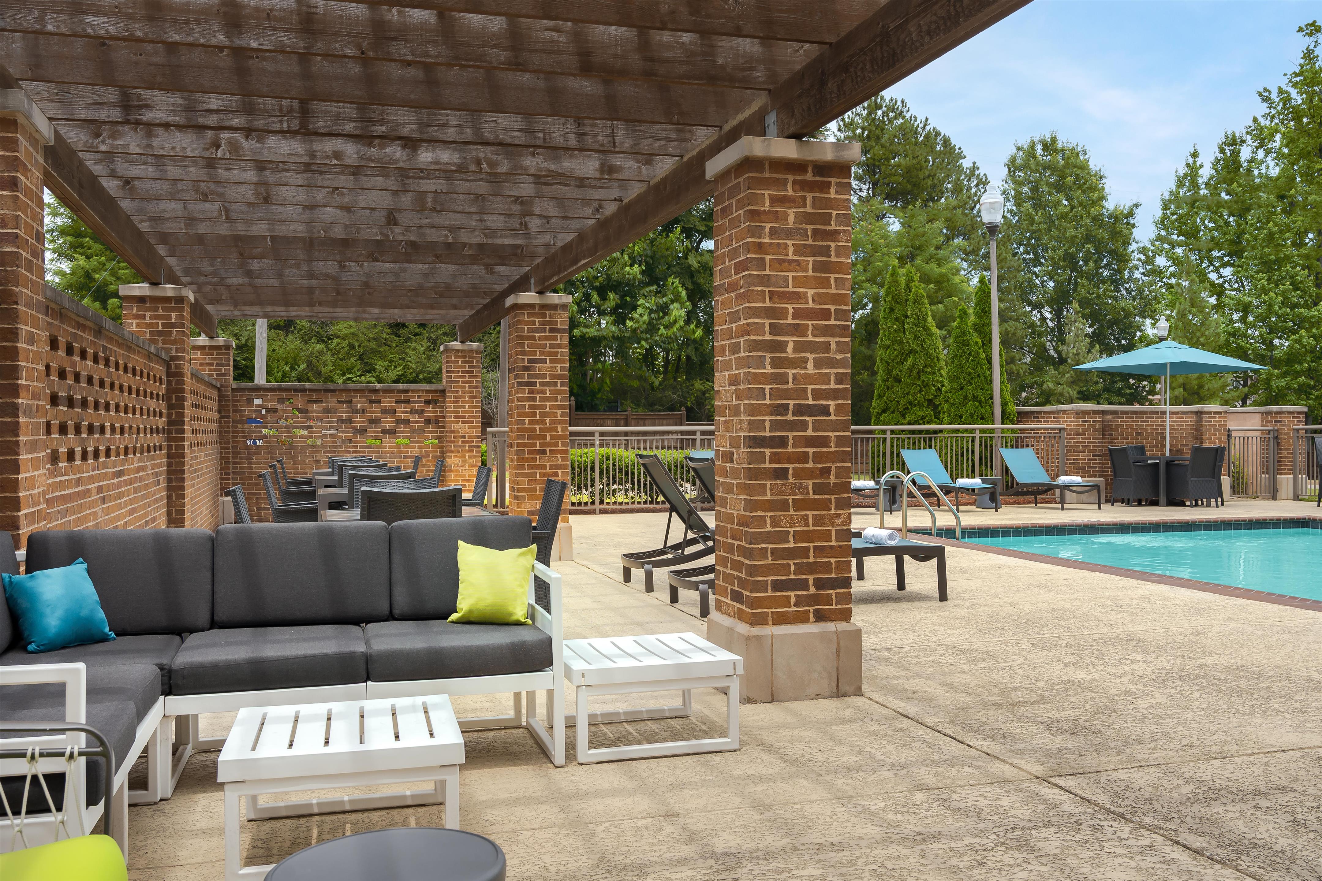 Pool | Hampton Inn & Suites Memphis Germantown