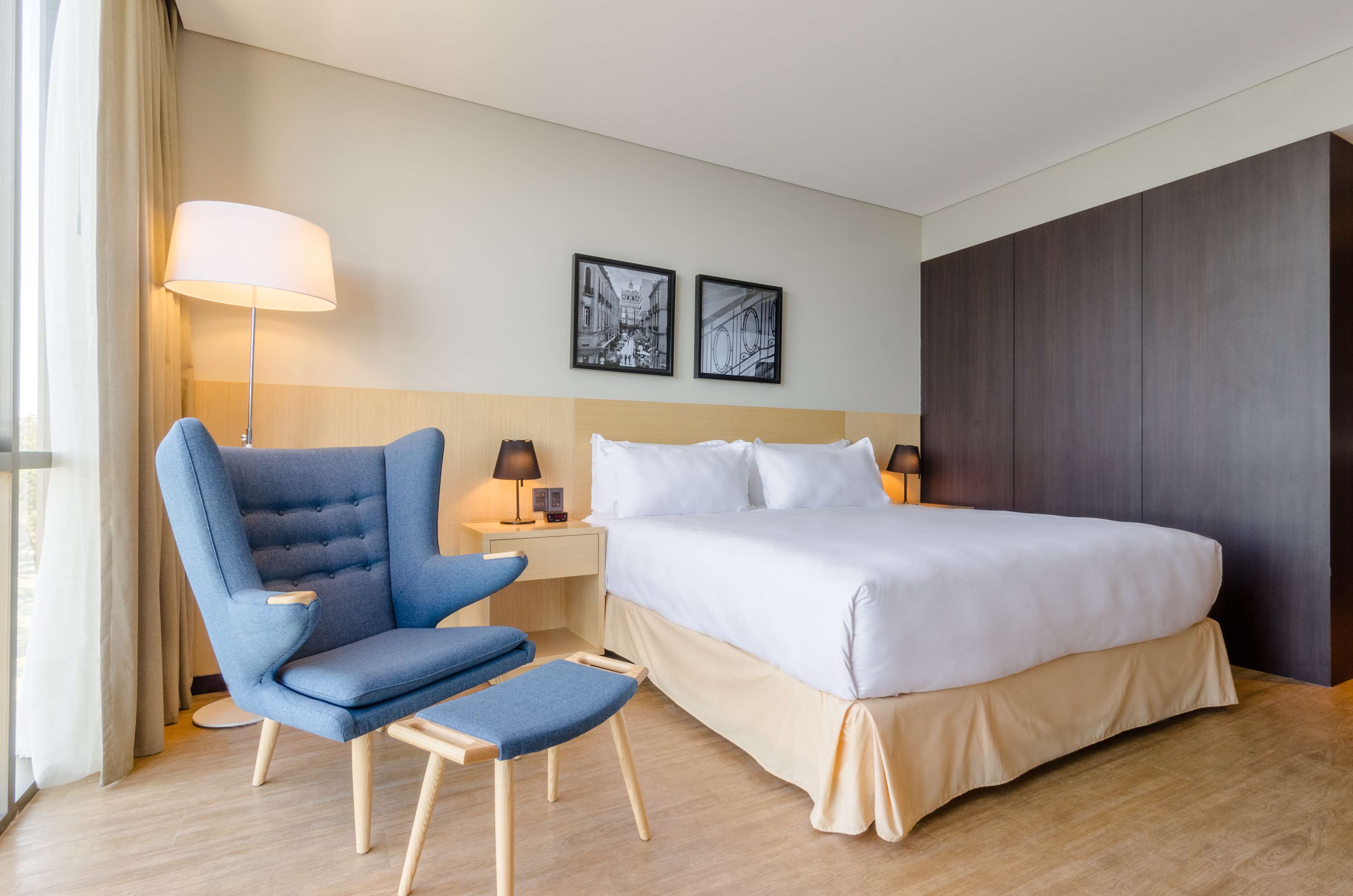Hampton by Hilton Montevideo Carrasco Room Type - 1 KING BED DELUXE ROOM N/S