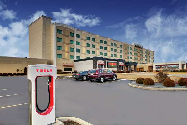 Exterior view - DoubleTree by Hilton Mt Vernon - I-57 & I-64, Exit 95