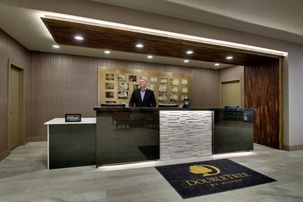  - DoubleTree by Hilton Mt Vernon - I-57 & I-64, Exit 95