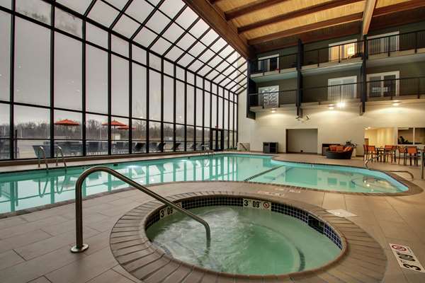 Pool - DoubleTree by Hilton Mt Vernon - I-57 & I-64, Exit 95