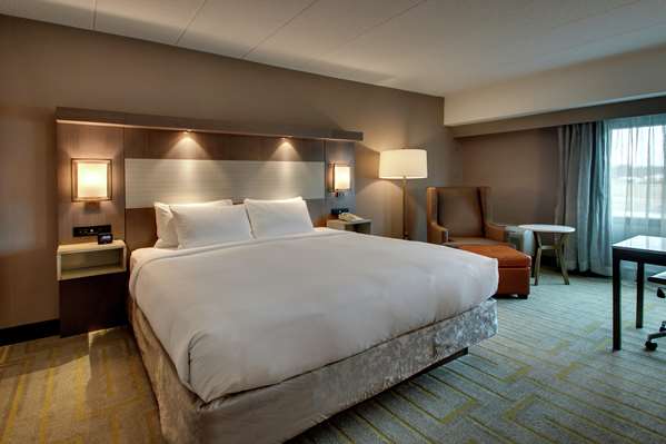  - DoubleTree by Hilton Mt Vernon - I-57 & I-64, Exit 95