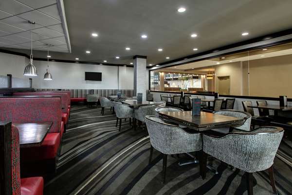  - DoubleTree by Hilton Mt Vernon - I-57 & I-64, Exit 95