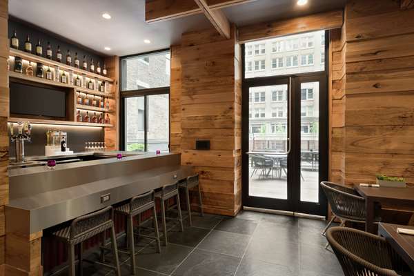 Bar - Embassy Suites Midtown Manhattan New York City