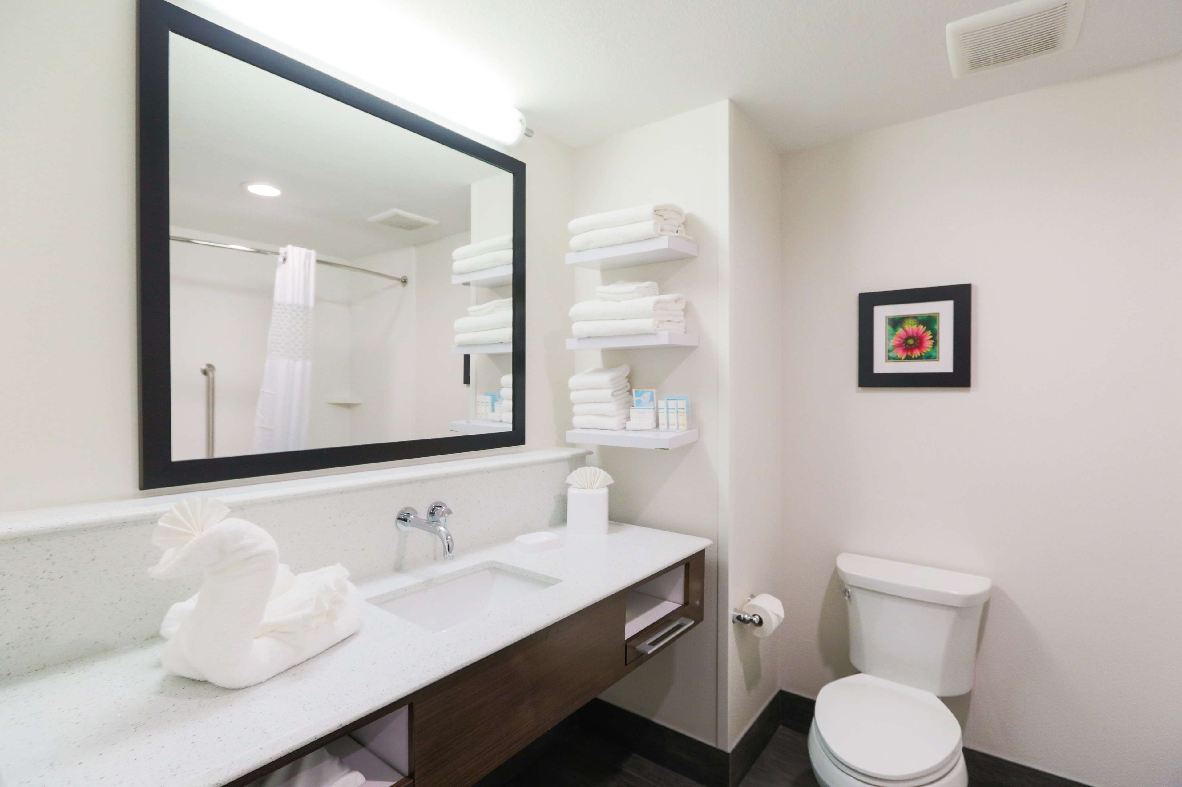 Hampton Inn El Reno, OK Room Type - 2 QNS MICROWV FRIDGE NS