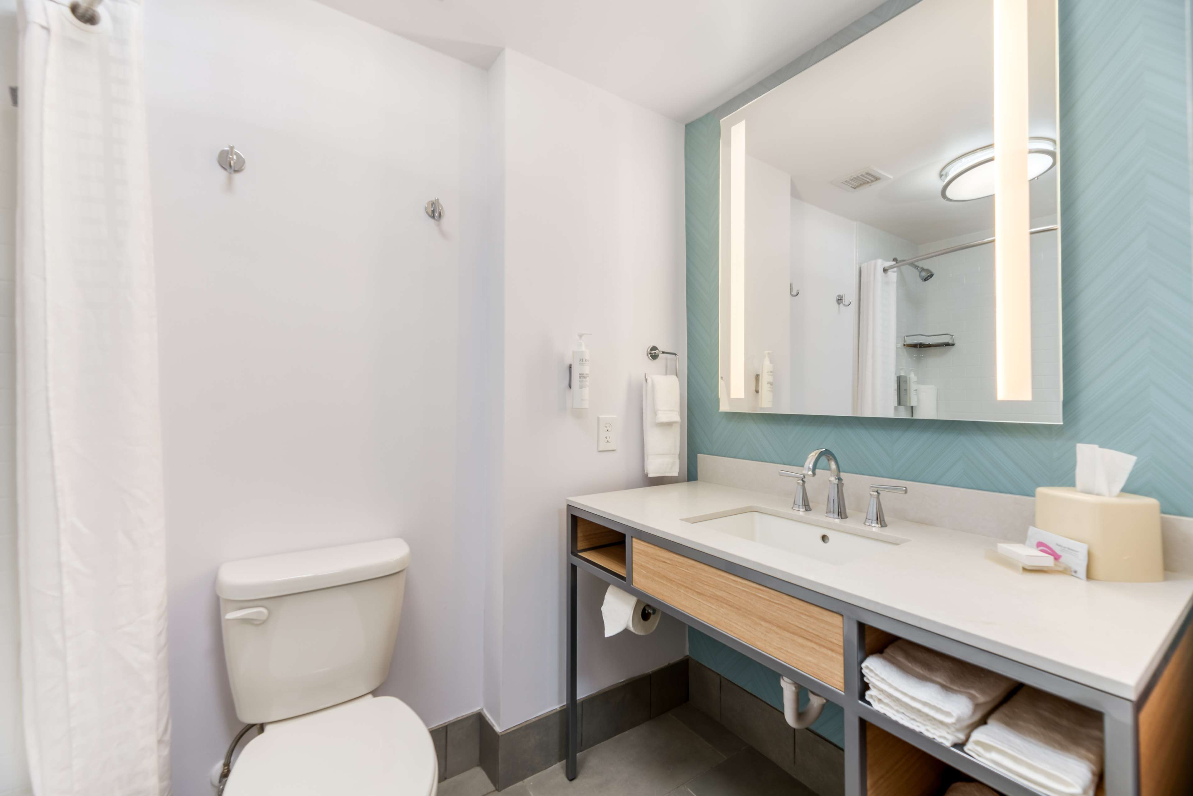 Hilton Garden Inn Outer Banks/Kitty Hawk Room Type - 2QUEEN GR FLOOR WITH PATIO
