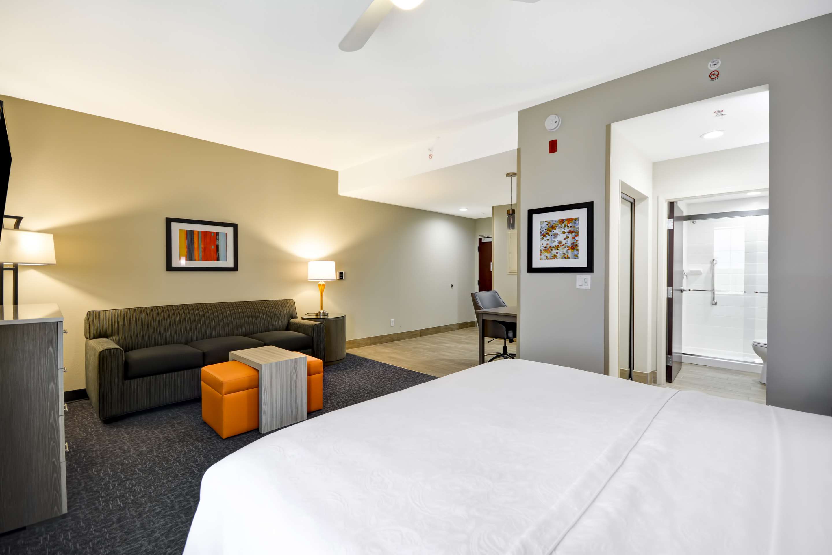 Guest room