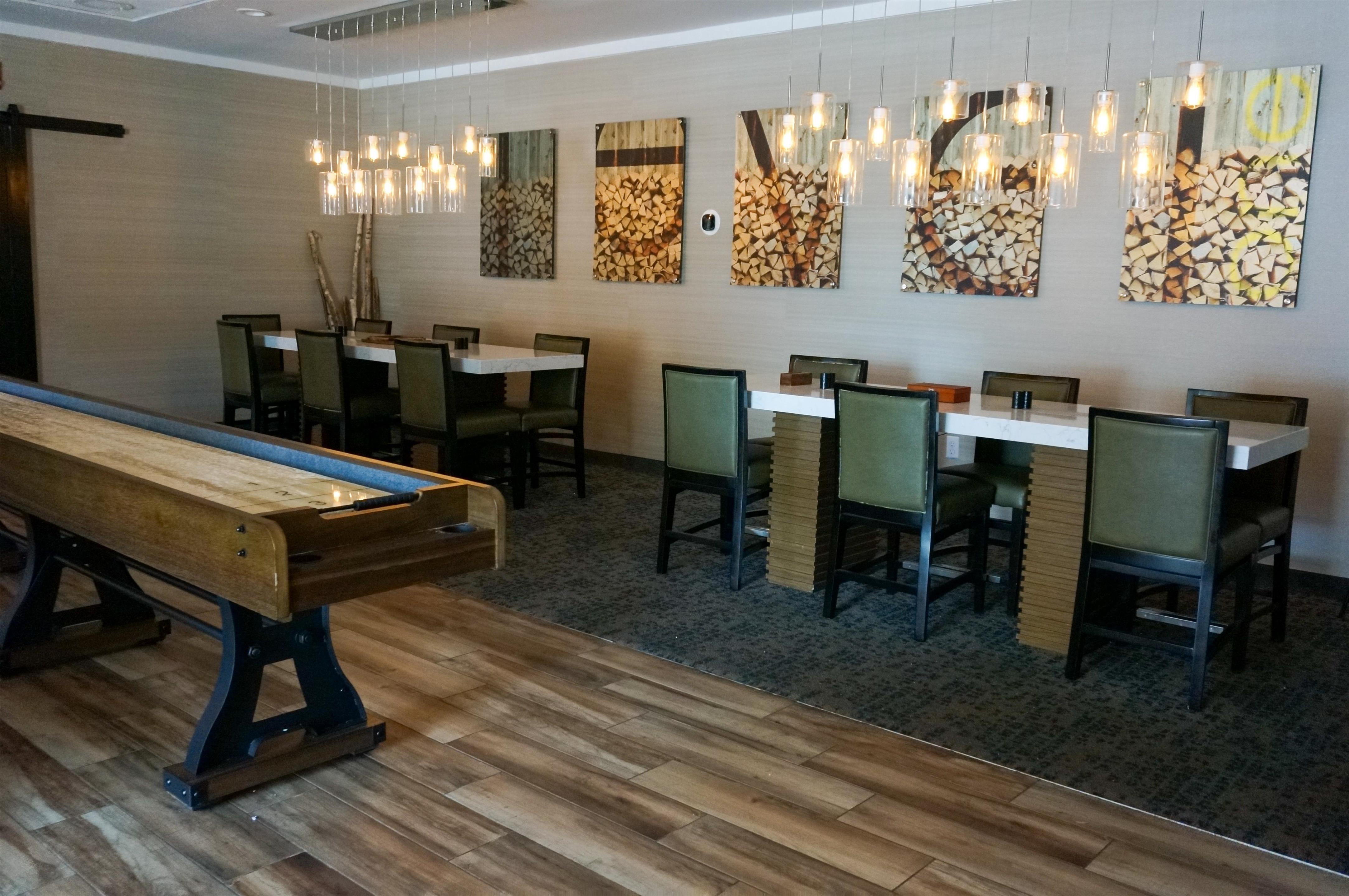 Restaurant | DoubleTree by Hilton Neenah