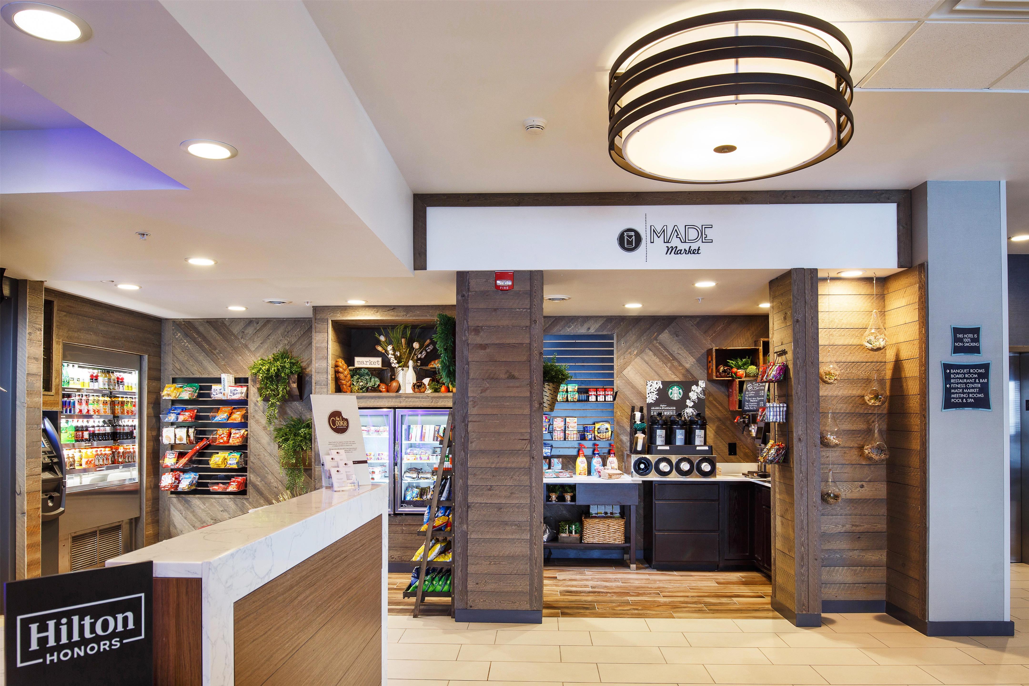 Restaurant | DoubleTree by Hilton Neenah