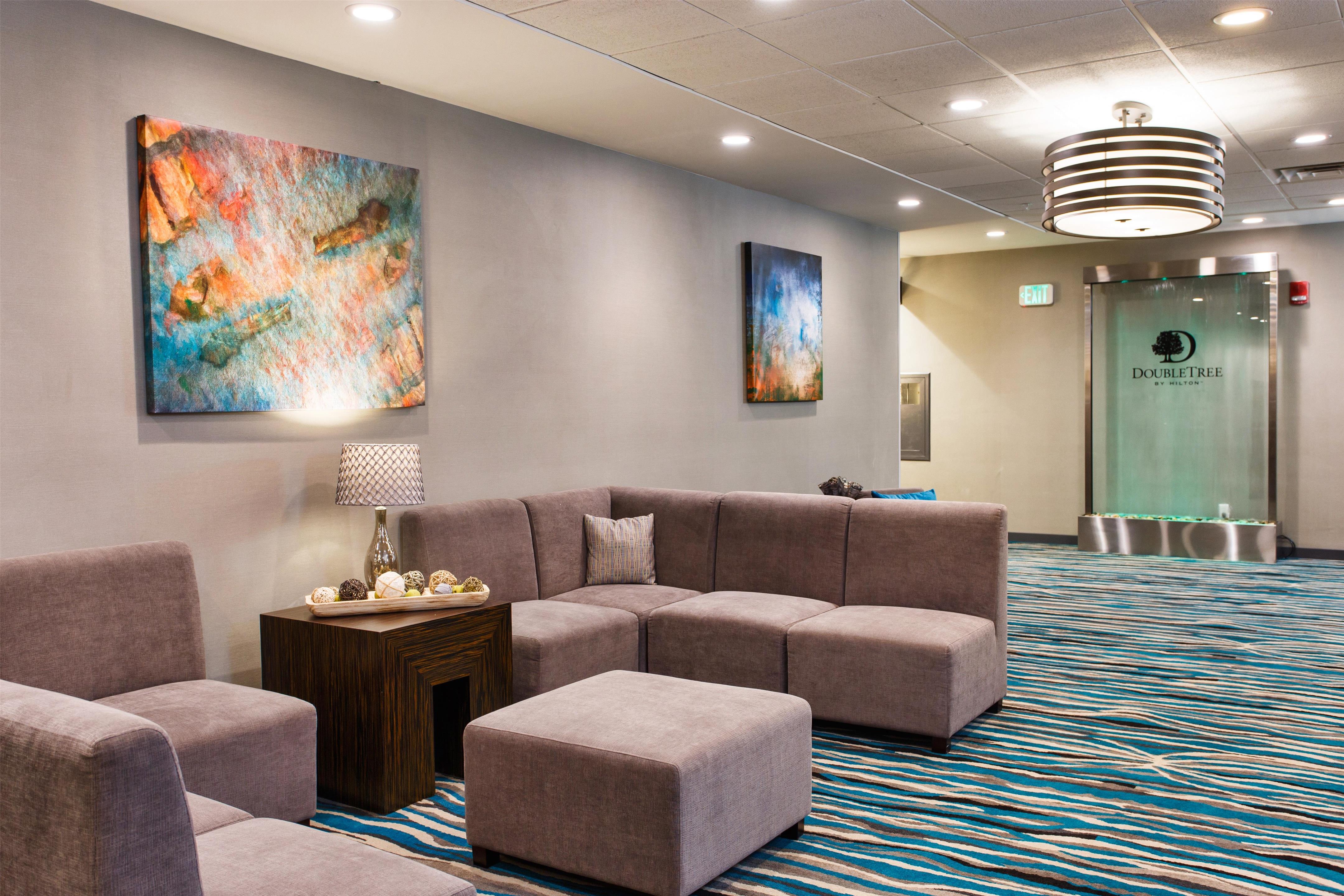 Lobby | DoubleTree by Hilton Neenah
