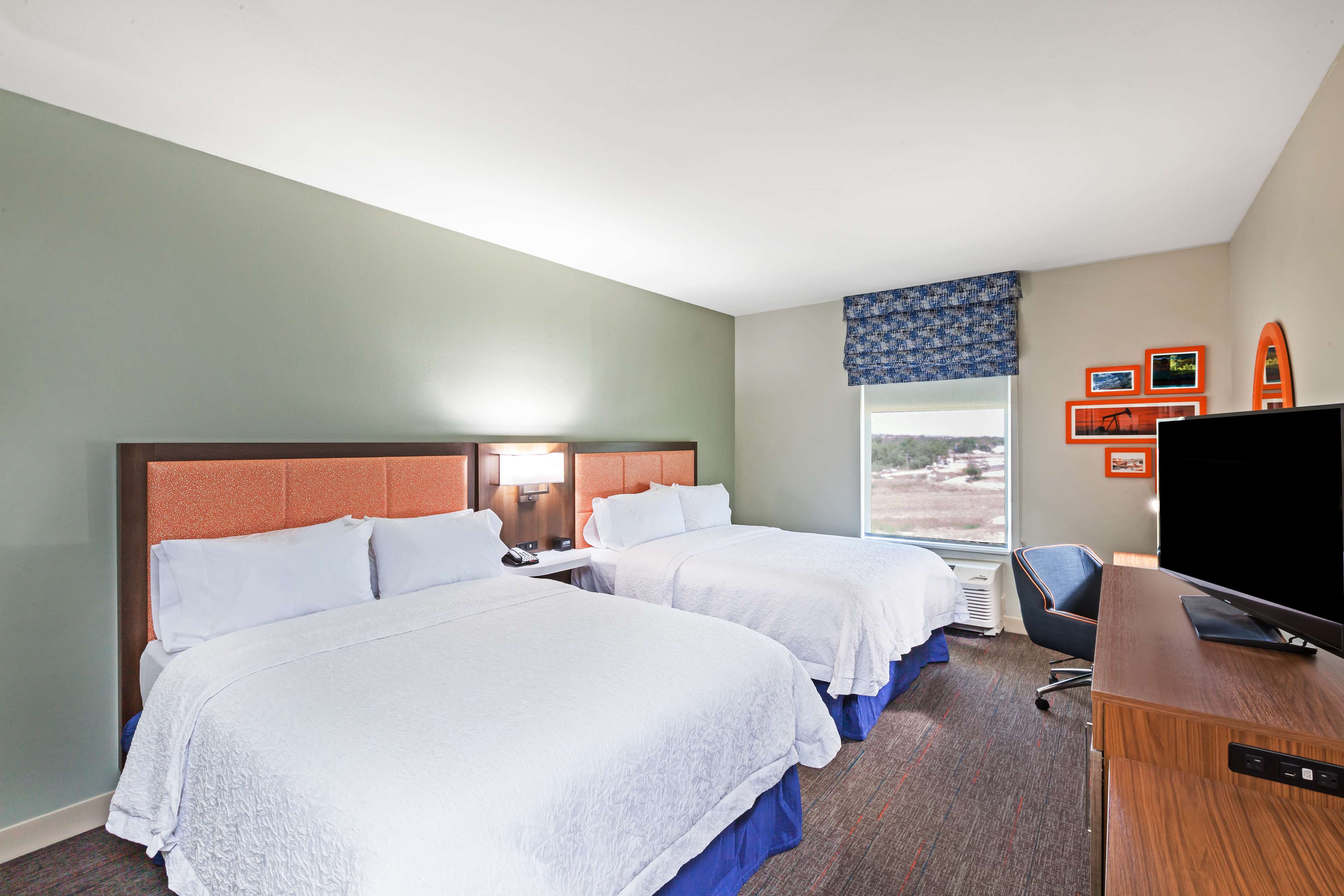 Hampton Inn by Hilton Ozona Room Type - 2 QNS MICROWV FRIDGE NS