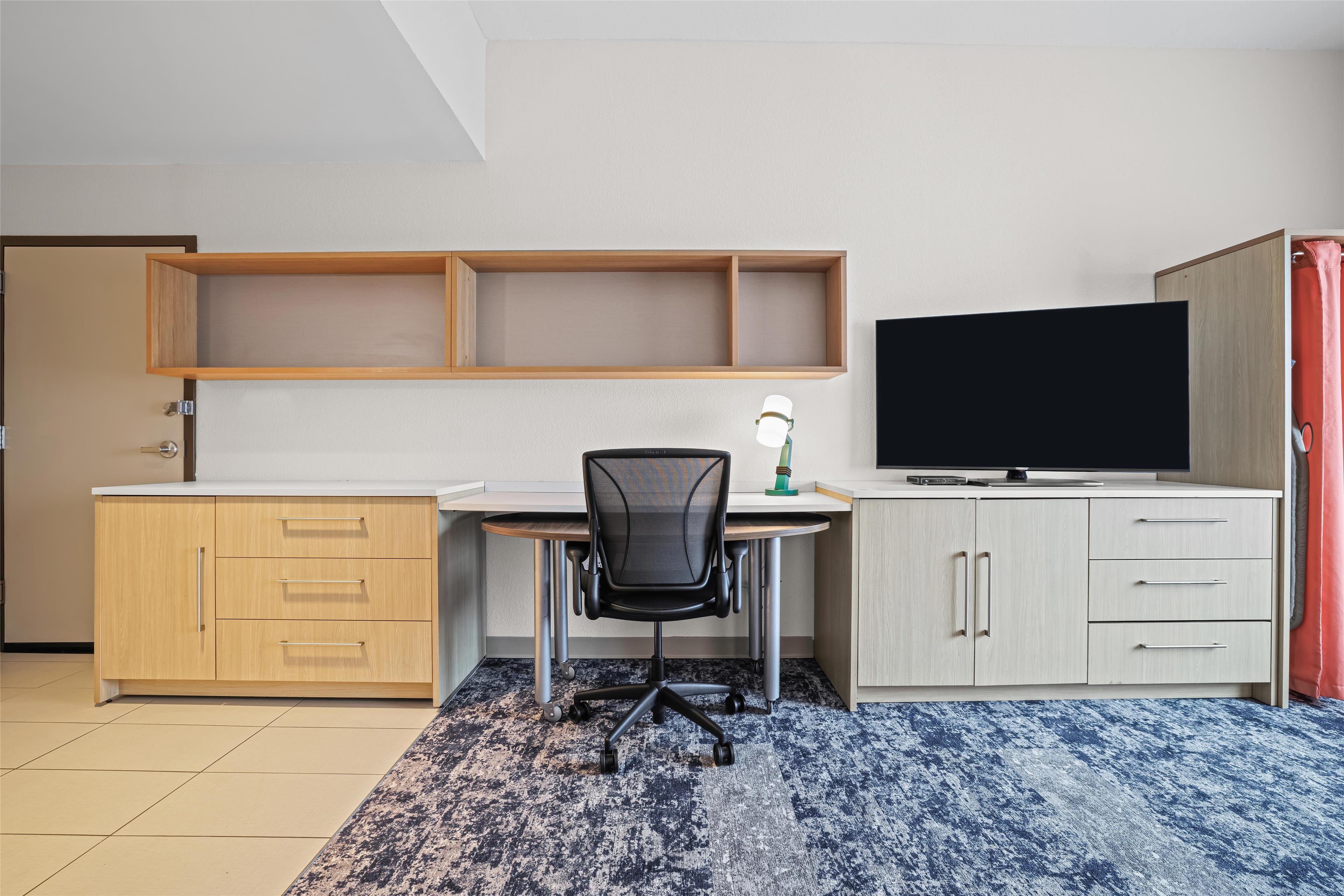 Home2 Suites by Hilton Pigeon Forge Room Type - 1KG HEARING ACC SUITE NS