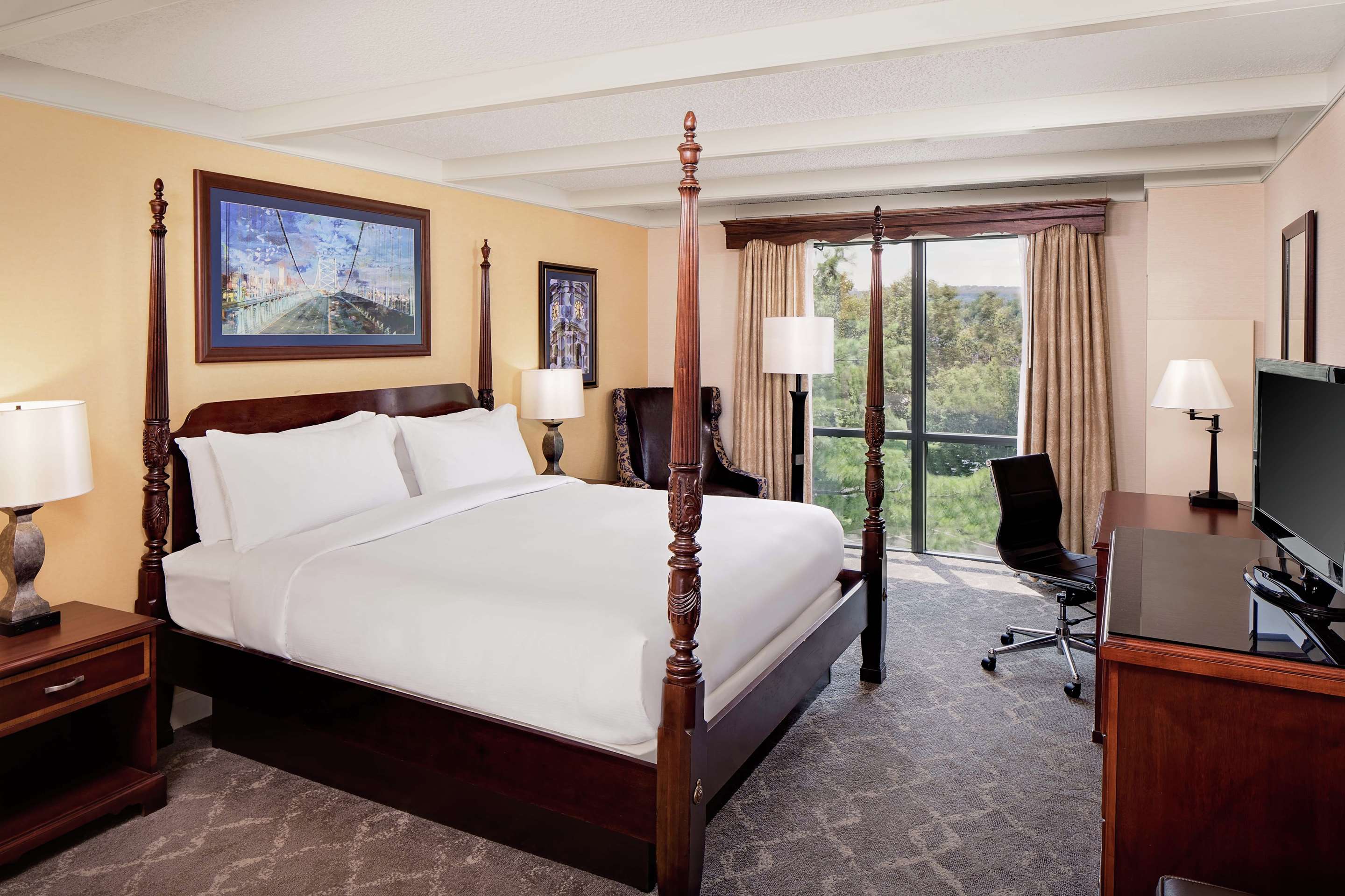 Guest room