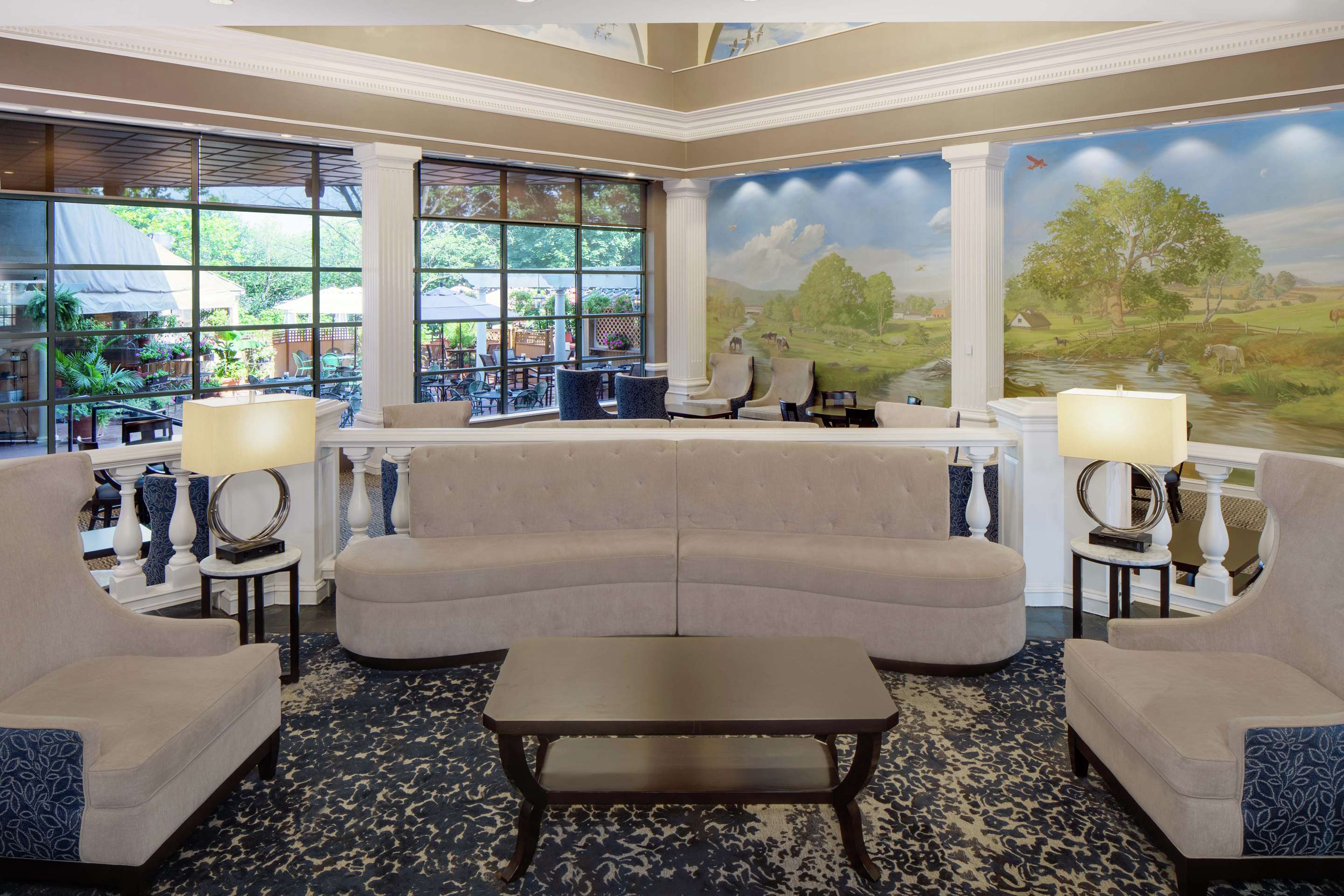 Lobby | Desmond Hotel Malvern, a DoubleTree by Hilton