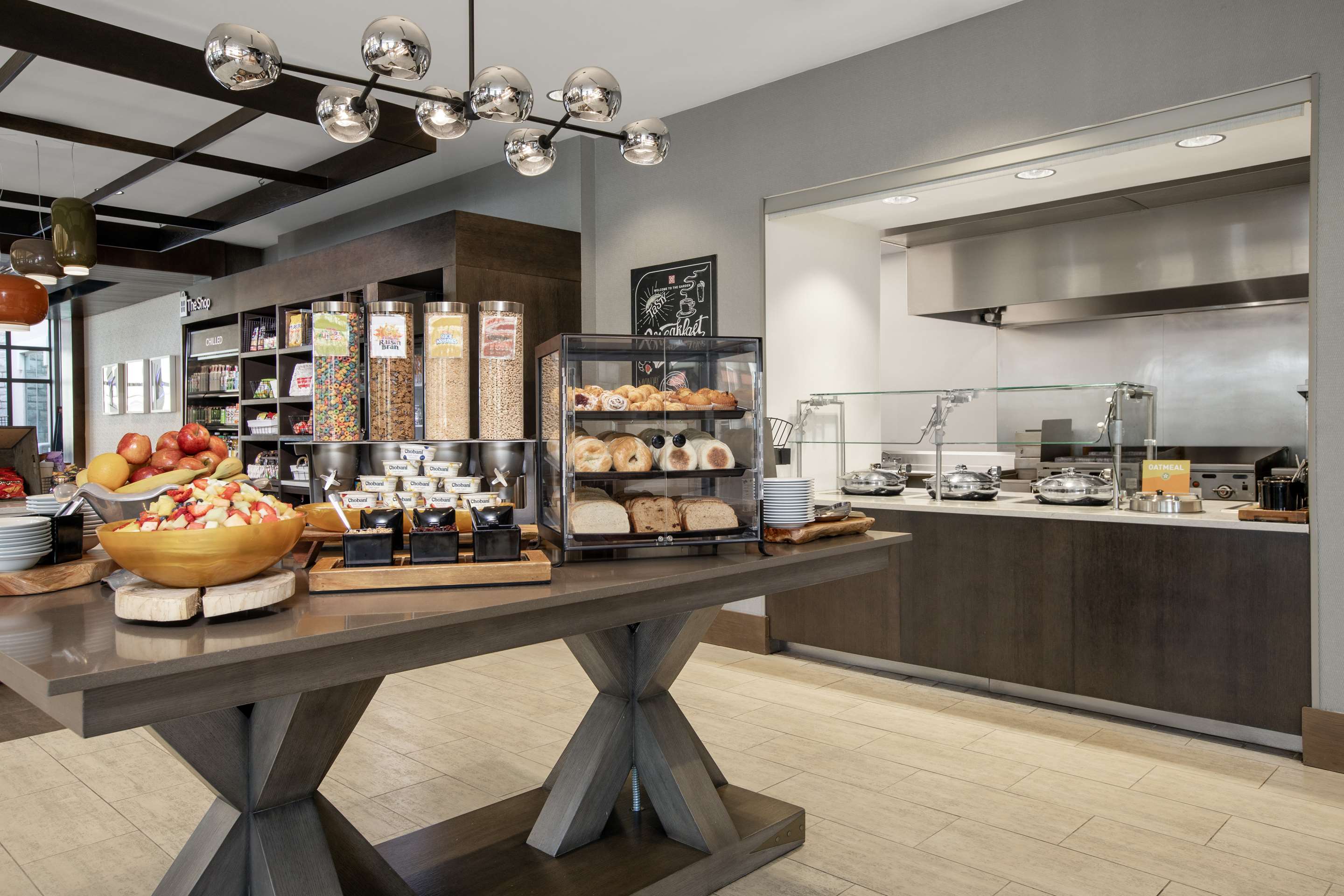 Breakfast Area | Hilton Garden Inn Phoenix-Tempe University Research Park, Az