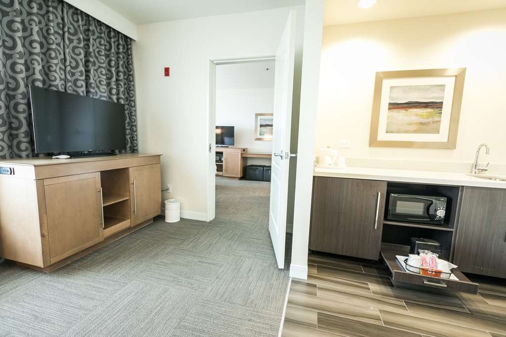 Hampton Inn & Suites by Hilton Tempe/Phoenix Airport Room Type - 1KNG STE W MICRO FRIDGE NS