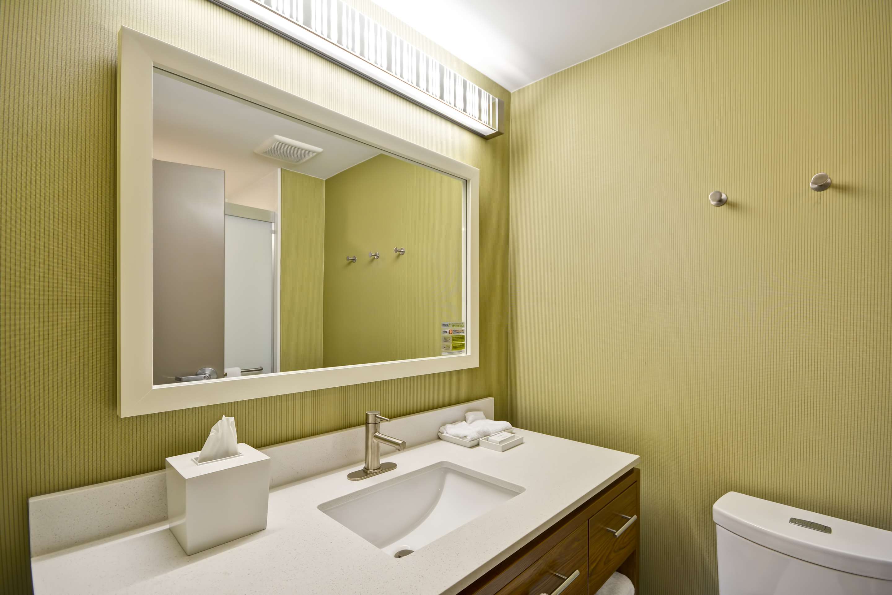 Guest room bath