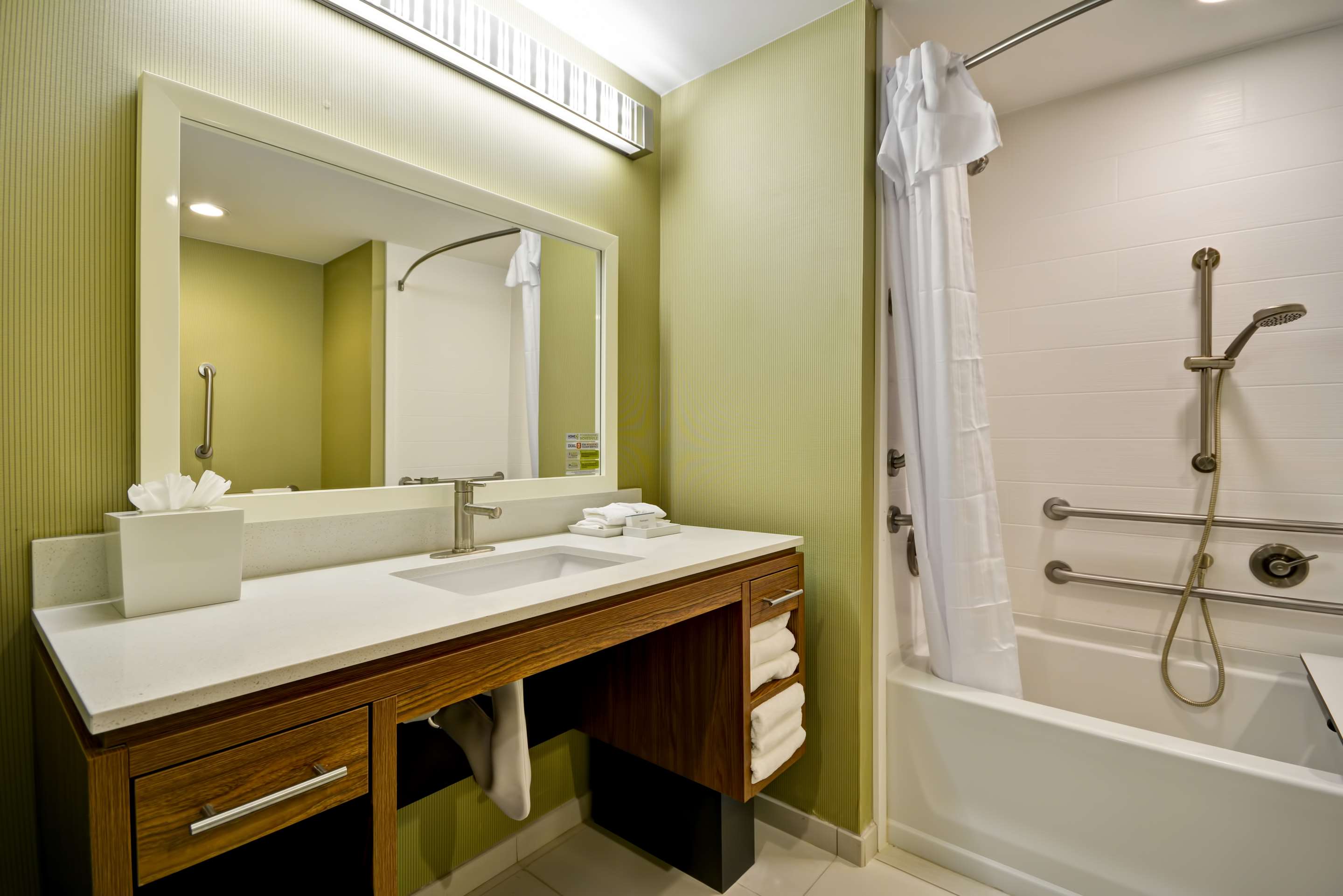 Guest room bath