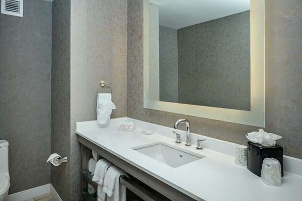  - Hilton Garden Inn Bellevue - I-405, Exit 13B