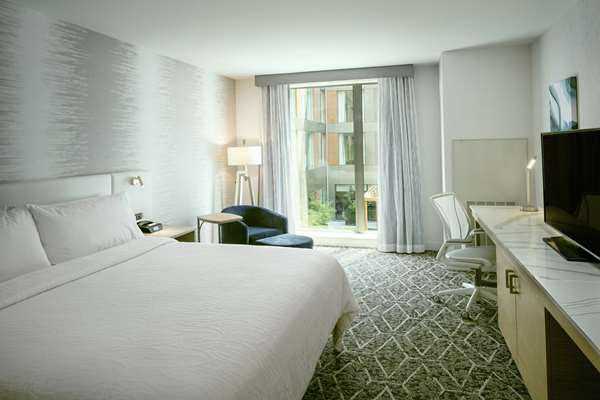  - Hilton Garden Inn Bellevue - I-405, Exit 13B
